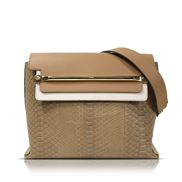 クレア・ミディアム