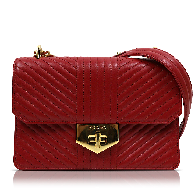 キルティングチェーンショルダー